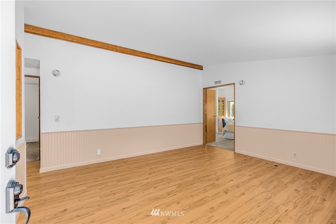 4251 Junco Road Greenbank, WA 98253 - Photo 3 of 36 Gallery Image 3