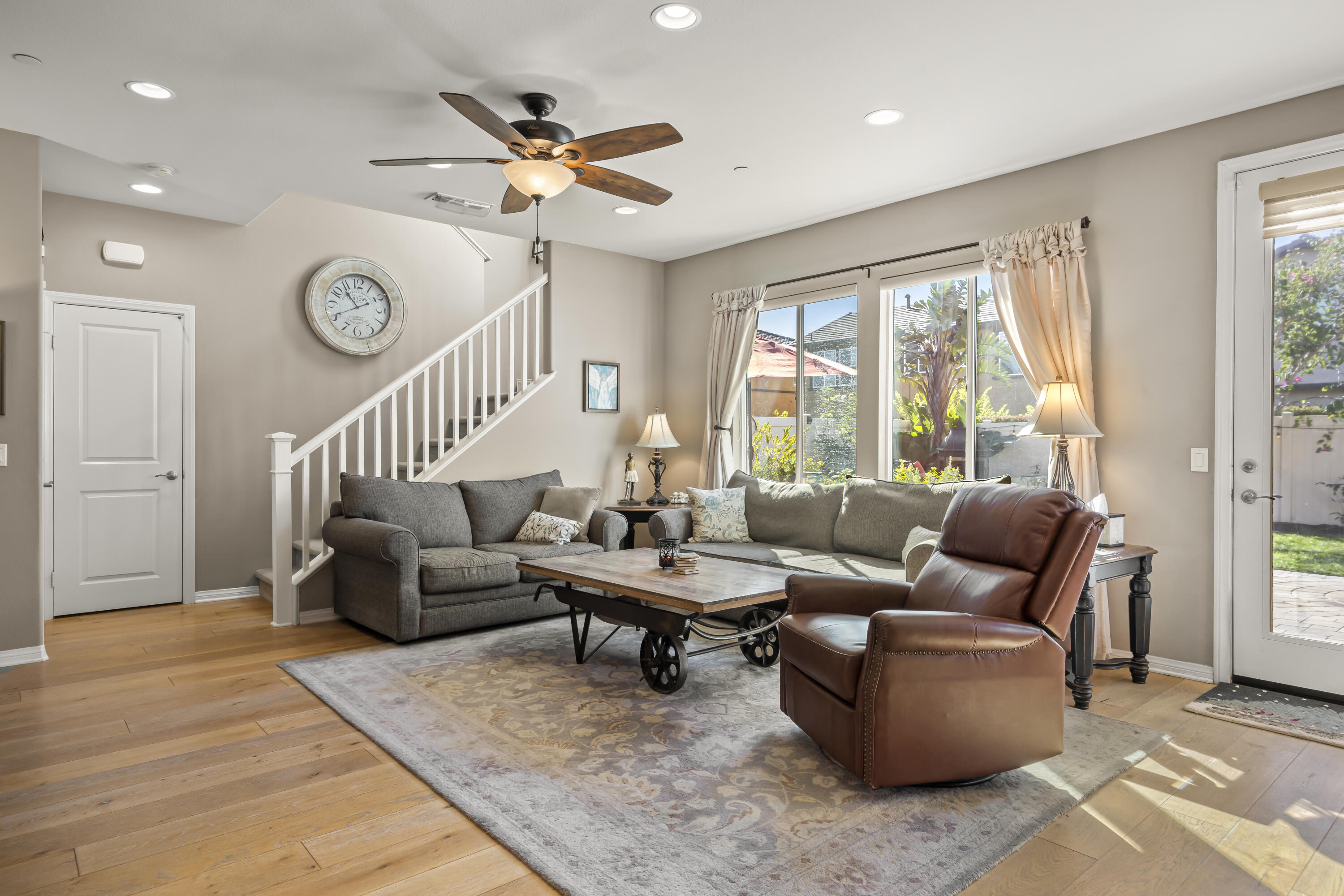 630 Whalen Way Oxnard, CA 93036 - Photo 11 of 36 Living Room