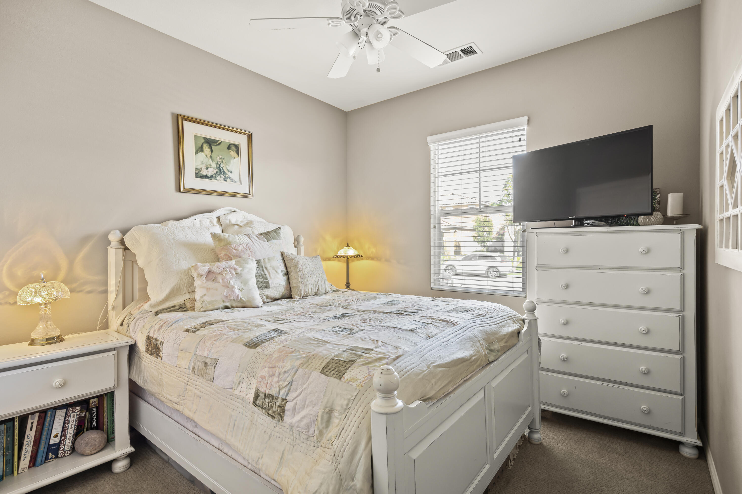 630 Whalen Way Oxnard, CA 93036 - Photo 14 of 36 Downstairs Bedroom