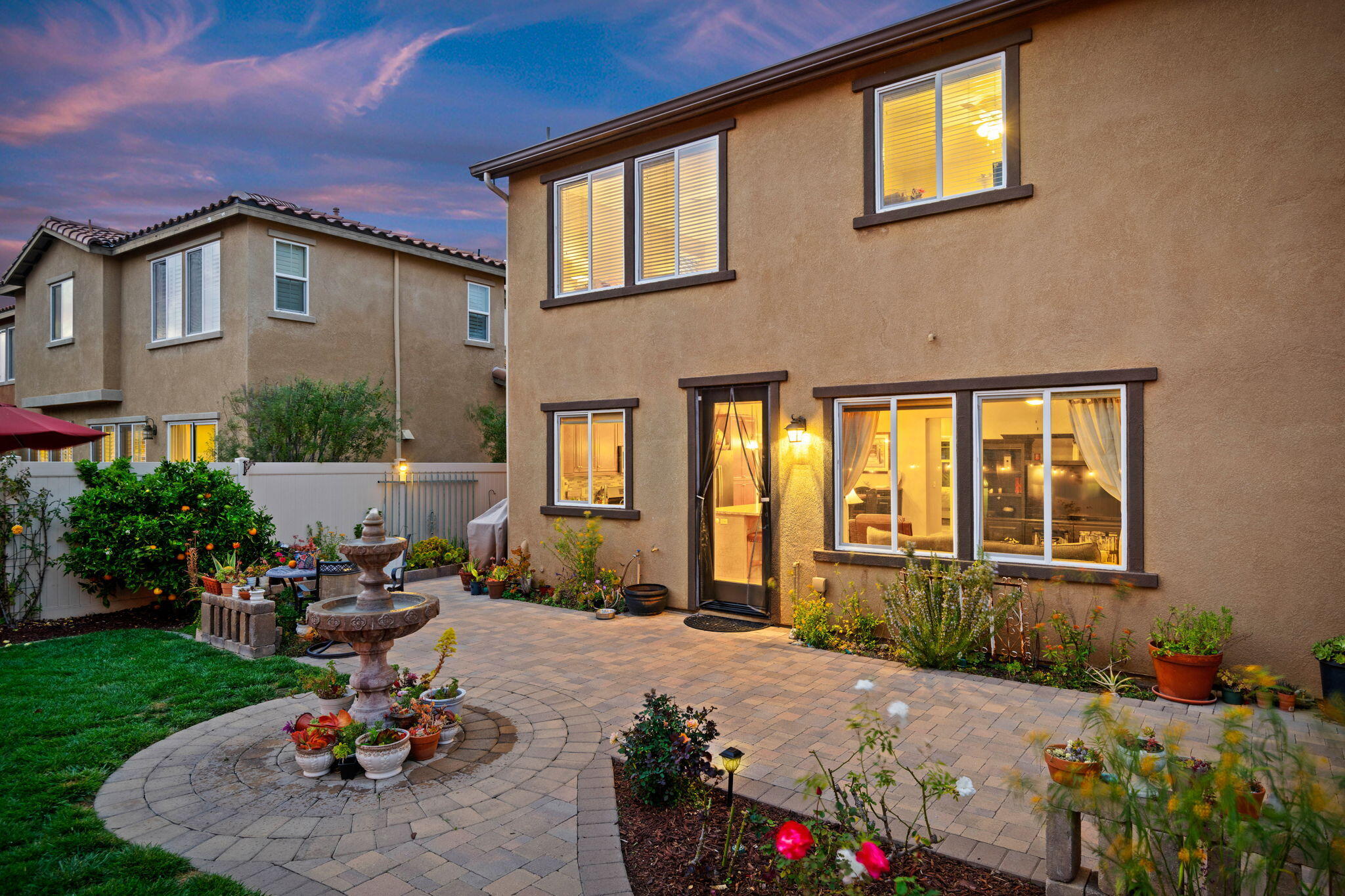 630 Whalen Way Oxnard, CA 93036 - Photo 16 of 36 Twilight Rear View
