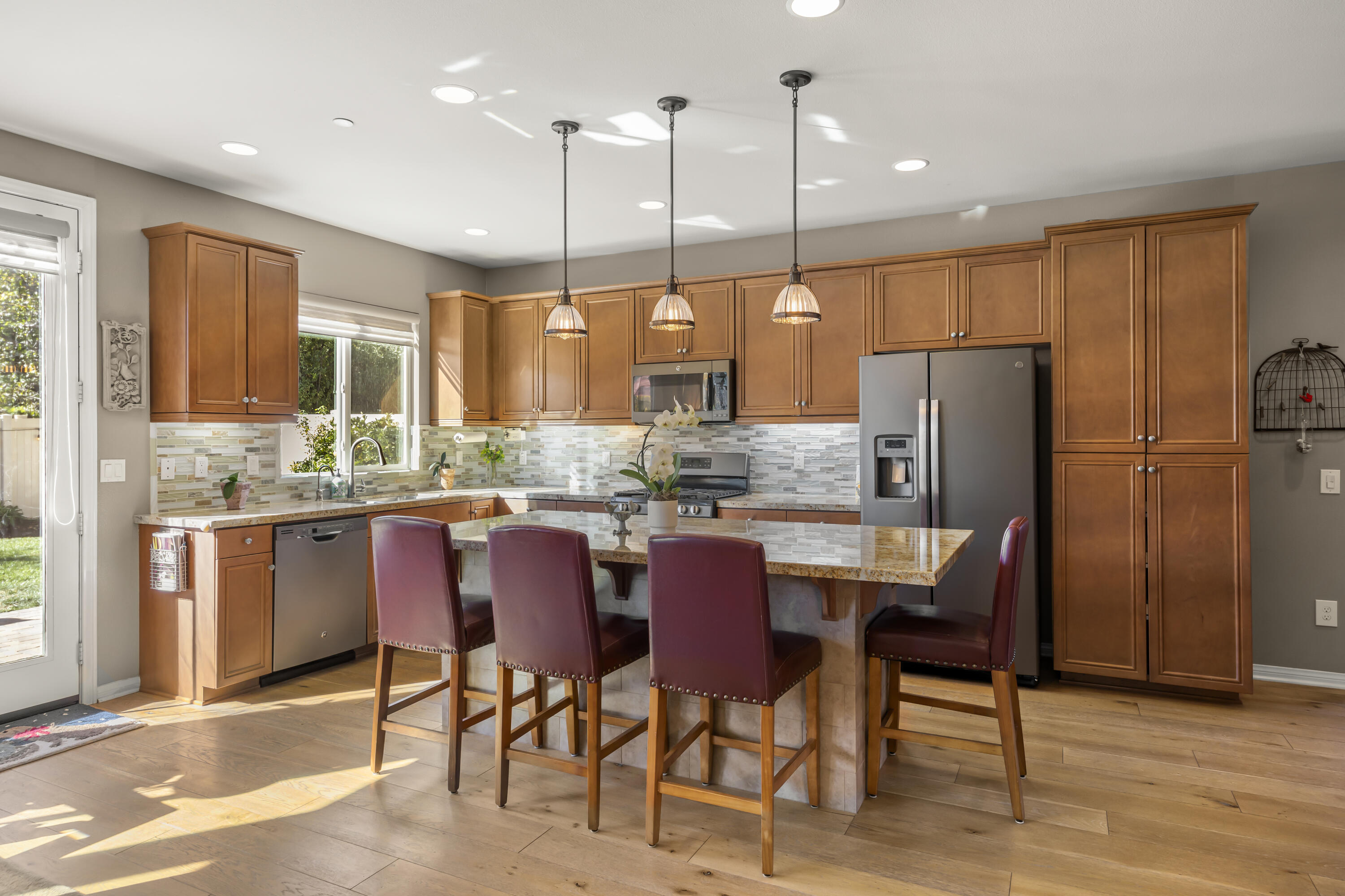 630 Whalen Way Oxnard, CA 93036 - Photo 9 of 36 Kitchen