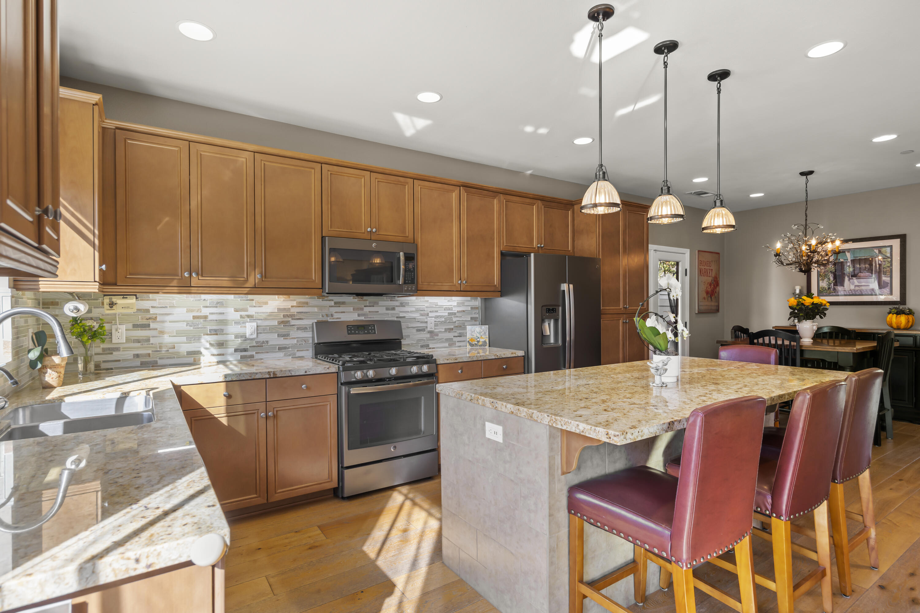 630 Whalen Way Oxnard, CA 93036 - Photo 10 of 36 Kitchen