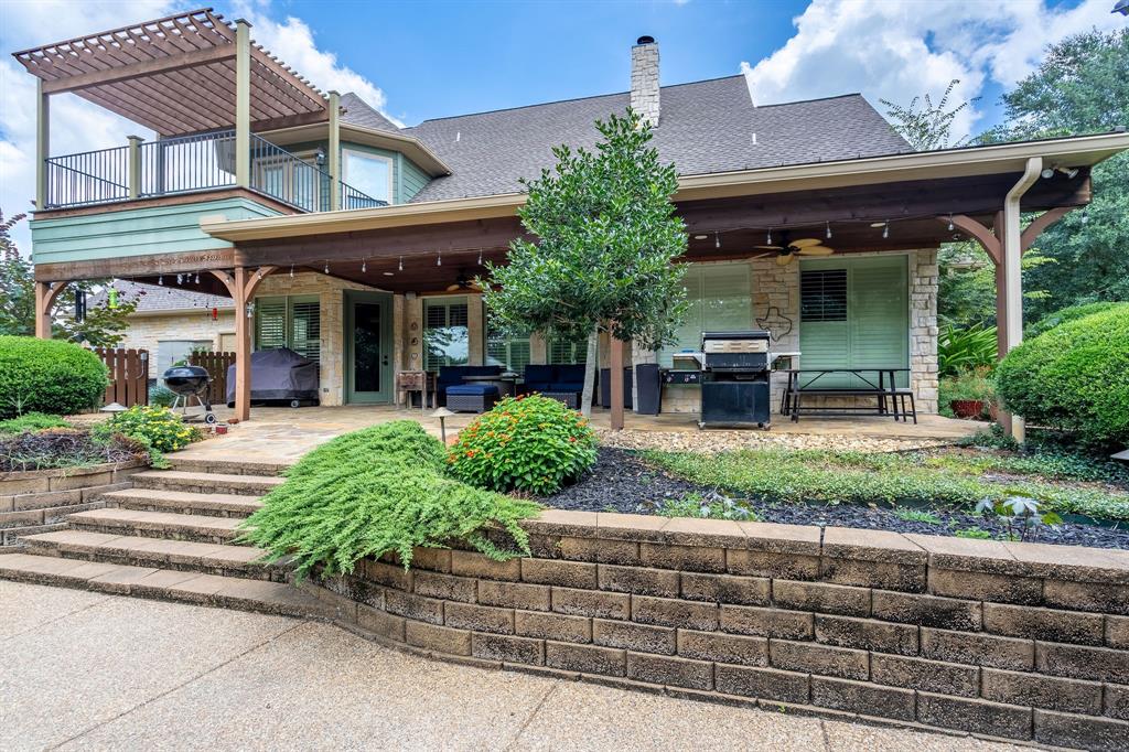 165 Whistler Lane Hallsville, TX 75650 - Photo 29 of 40 front view of a house with a porch