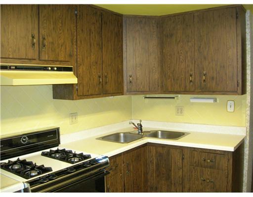 2366 Tilbrook Road Monroeville, PA 15146 - Photo 6 of 18 Kitchen.