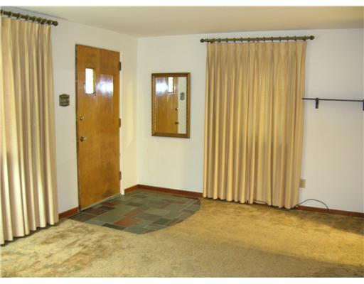2366 Tilbrook Road Monroeville, PA 15146 - Photo 7 of 18 Living Room.