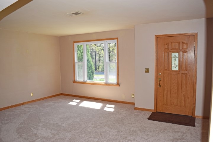 2306 Selzer Road Evansville, IN 47712 - Photo 3 of 23 Gallery Image 3