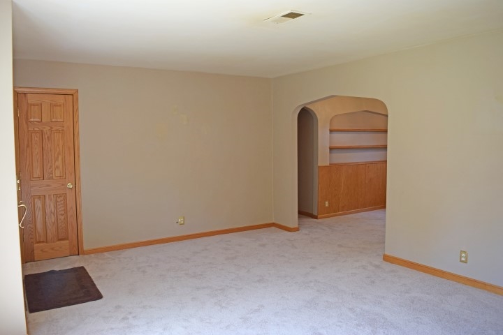 2306 Selzer Road Evansville, IN 47712 - Photo 4 of 23 Gallery Image 4