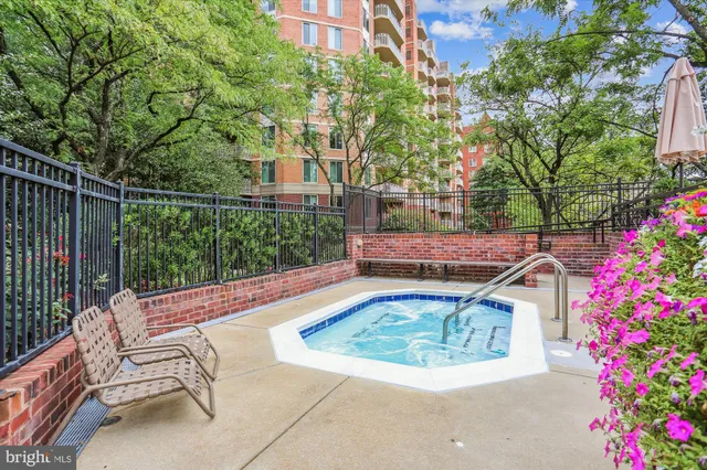 $399,000 | 7500 Woodmont Avenue, Unit S512, Bethesda, MD 20814