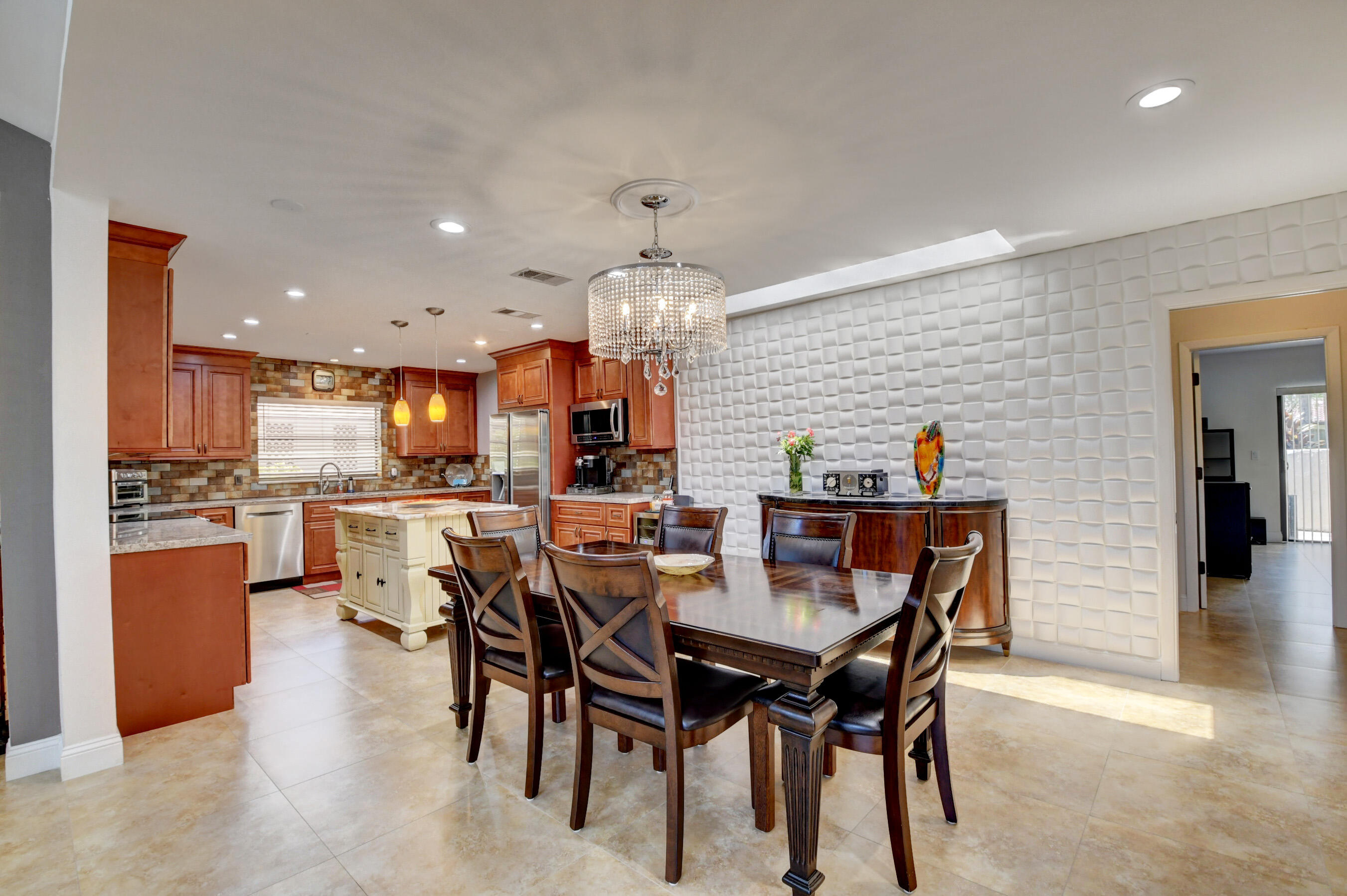 21933 Arriba Real, Unit 20B Boca Raton, FL 33433 - Photo 14 of 68 Dining/Kitchen