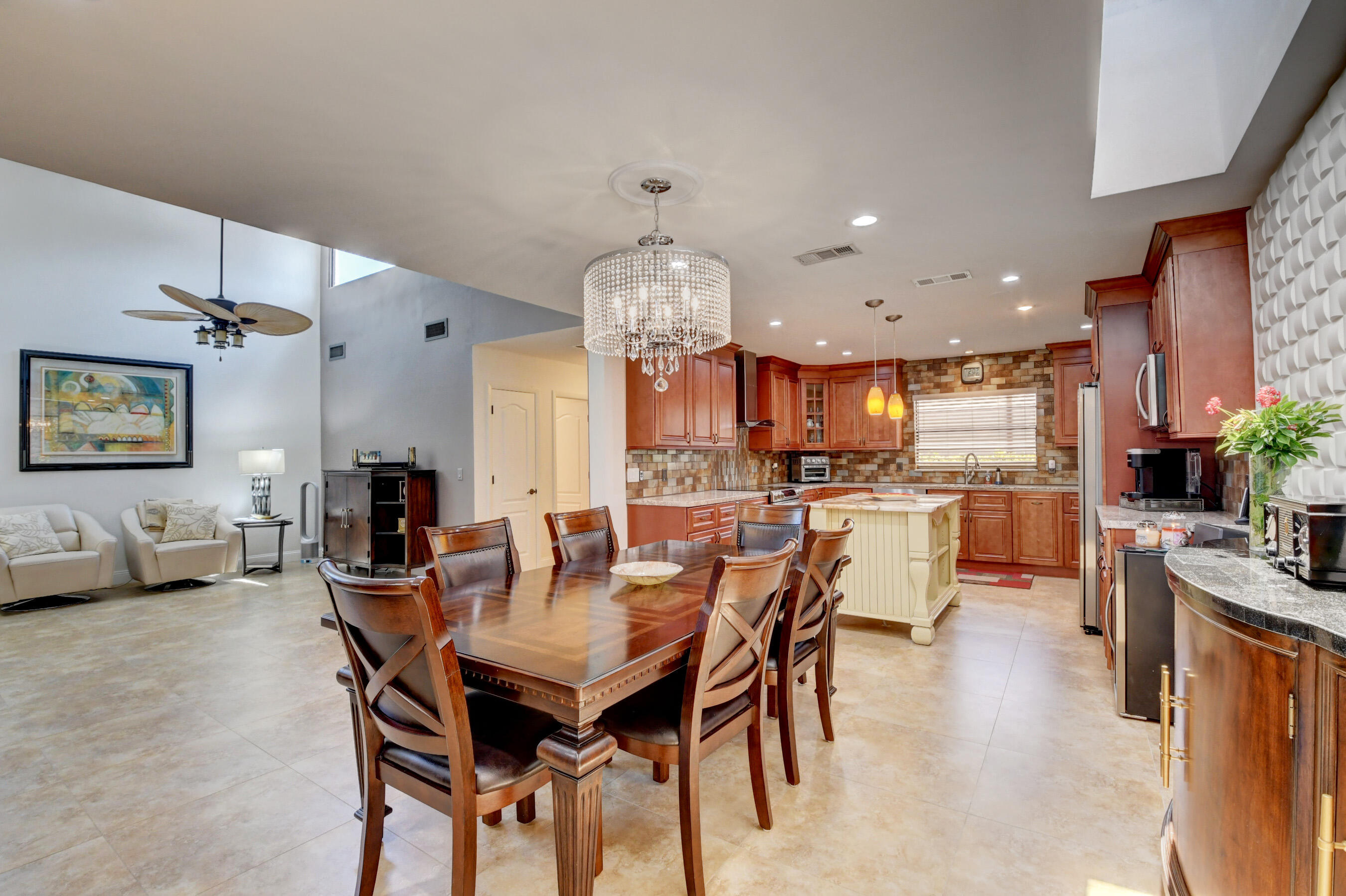 21933 Arriba Real, Unit 20B Boca Raton, FL 33433 - Photo 16 of 68 Dining/Kitchen