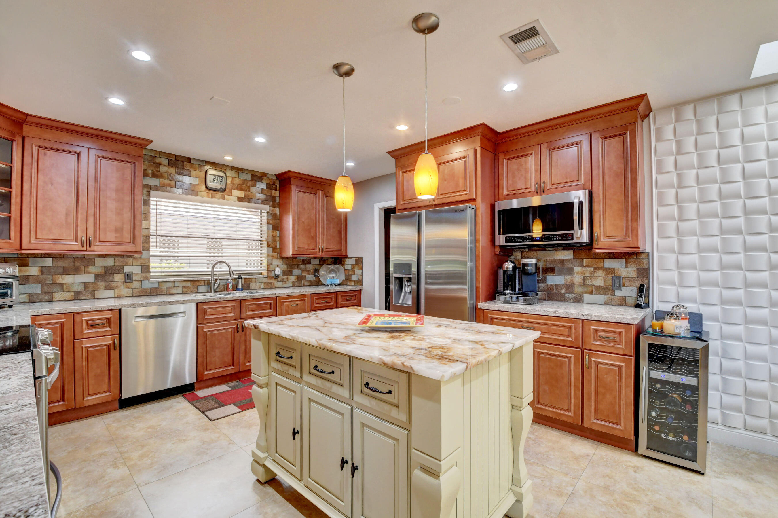 21933 Arriba Real, Unit 20B Boca Raton, FL 33433 - Photo 19 of 68 Kitchen