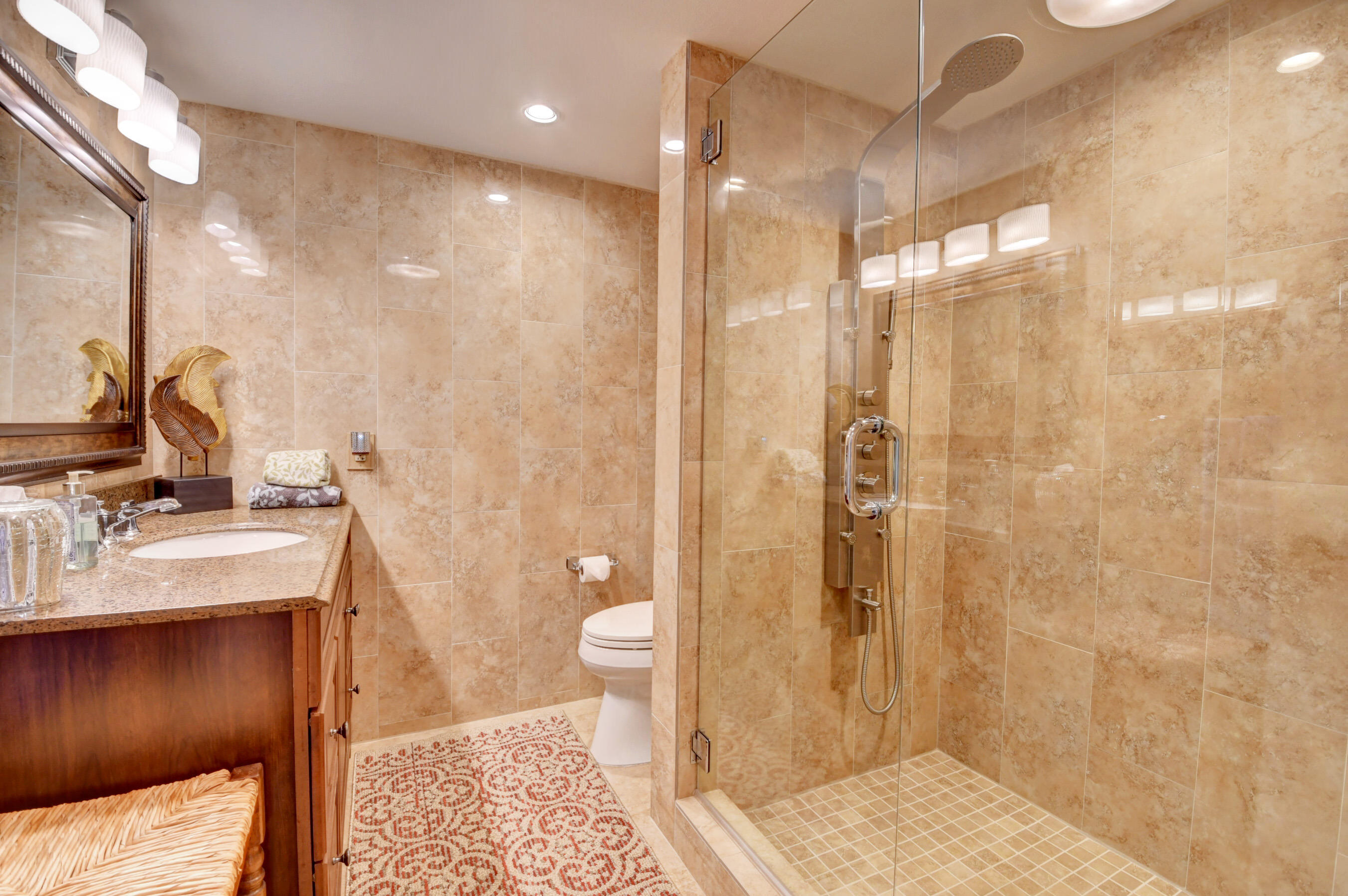 21933 Arriba Real, Unit 20B Boca Raton, FL 33433 - Photo 39 of 68 2nd bathroom