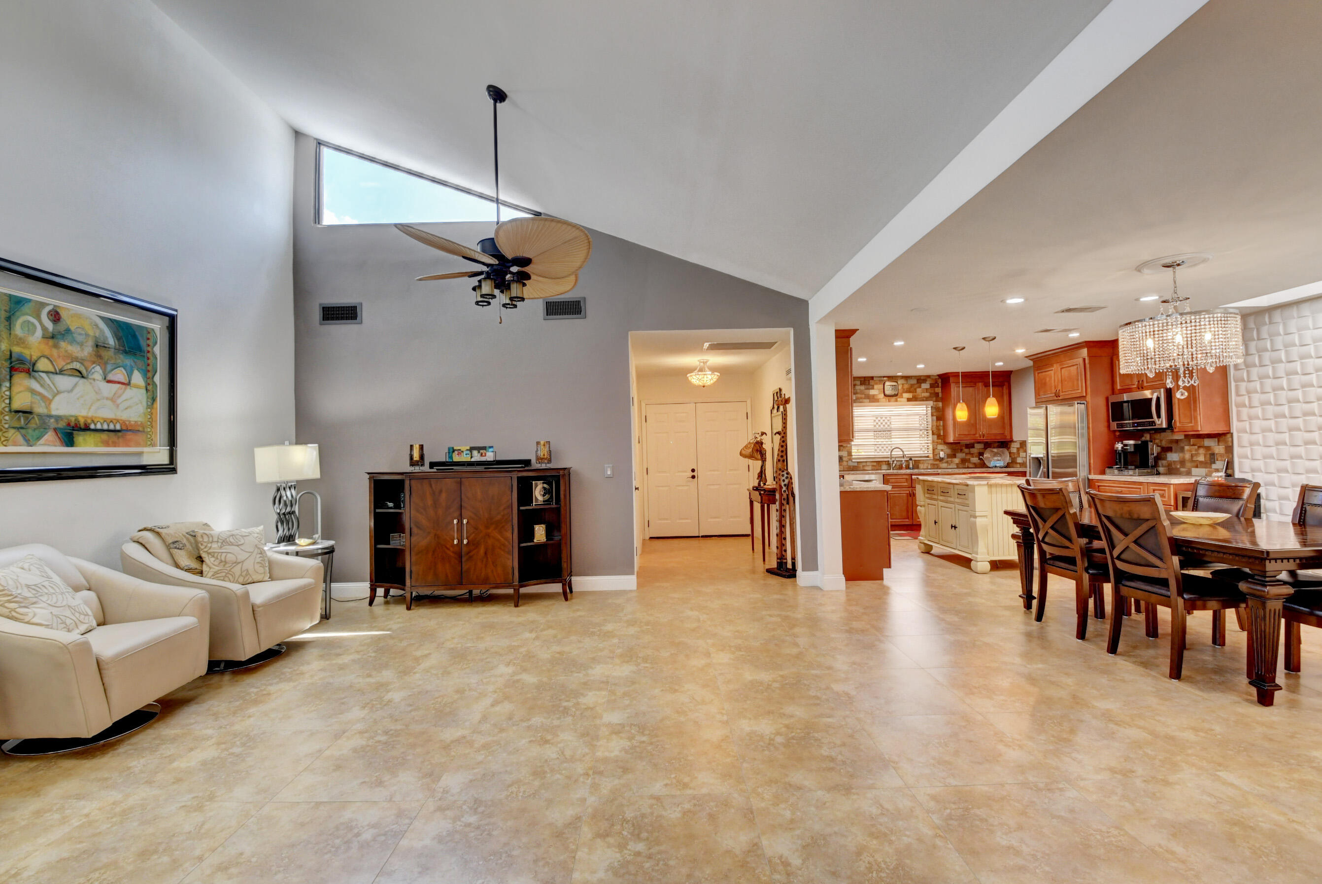 21933 Arriba Real, Unit 20B Boca Raton, FL 33433 - Photo 10 of 68 Great room