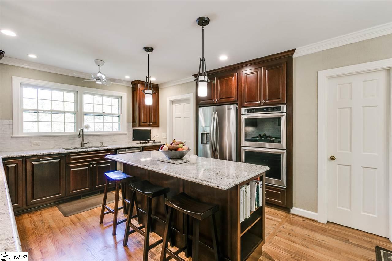 9 Rockingham Road Greenville, SC 29607 - Photo 11 of 36