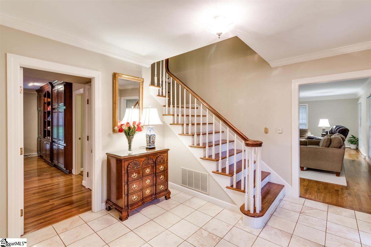 9 Rockingham Road Greenville, SC 29607 - Photo 4 of 36