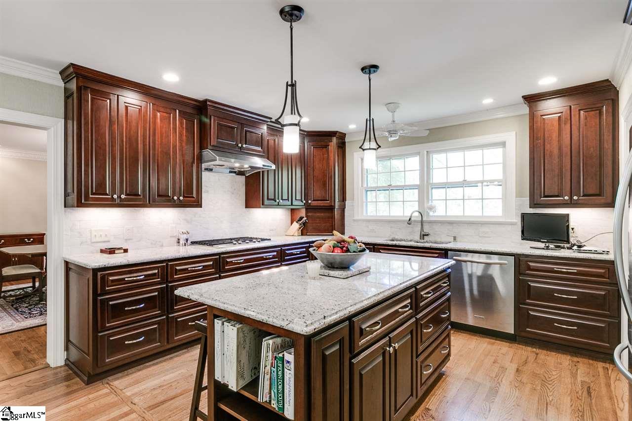 9 Rockingham Road Greenville, SC 29607 - Photo 9 of 36