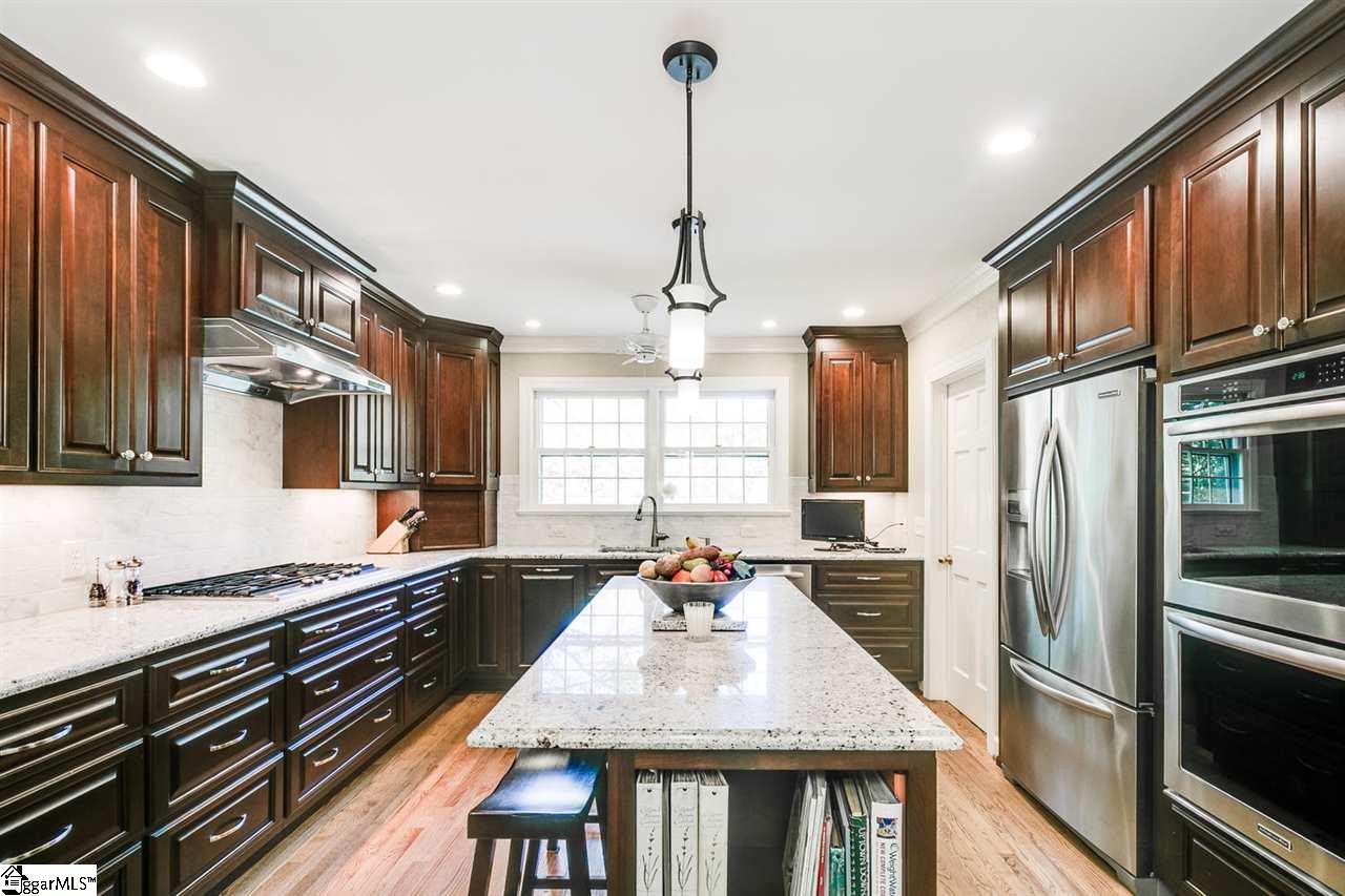 9 Rockingham Road Greenville, SC 29607 - Photo 10 of 36