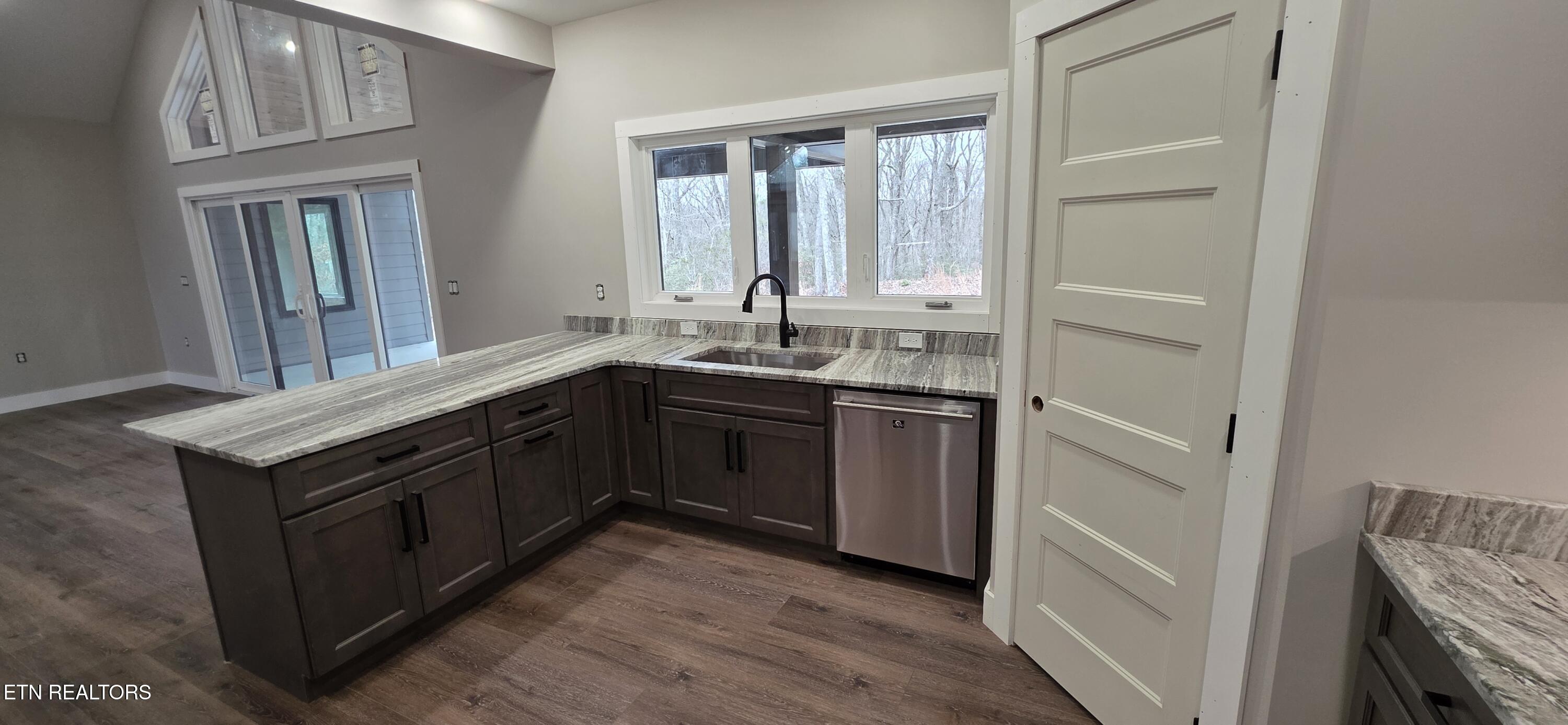 12 Pine Place Monterey, TN 38574 - Photo 14 of 25 pine kitchen with pantry