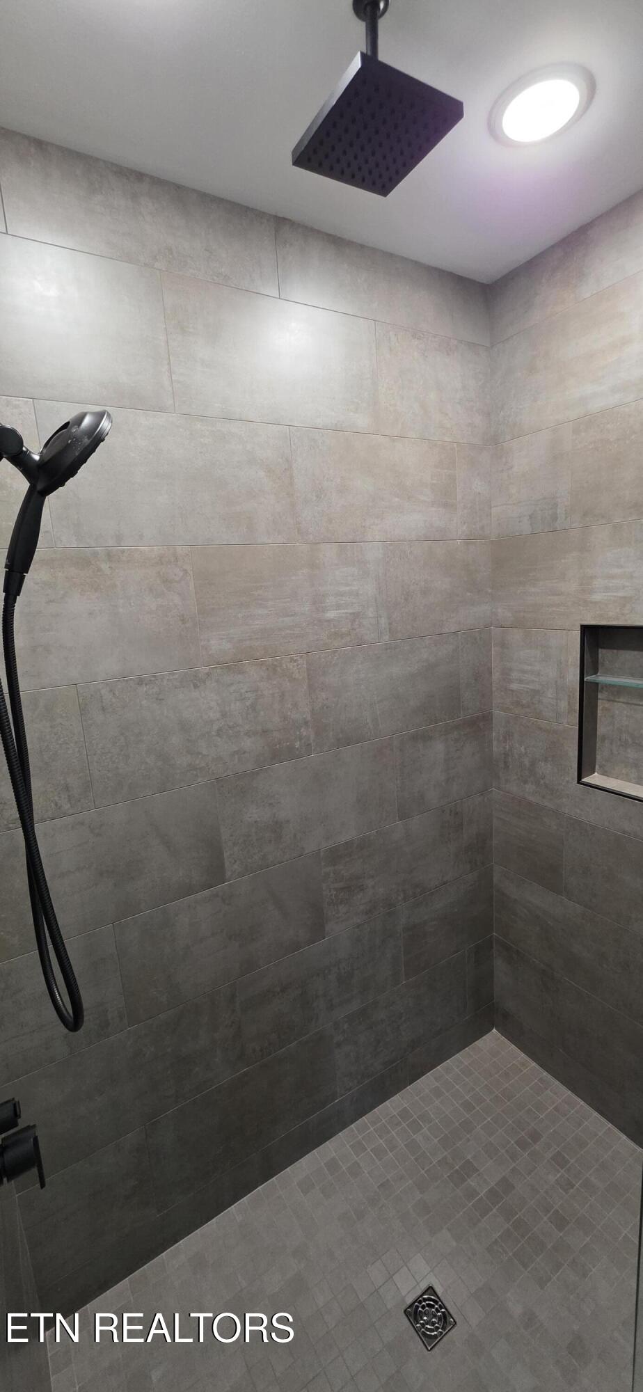 12 Pine Place Monterey, TN 38574 - Photo 16 of 25 pine master shower