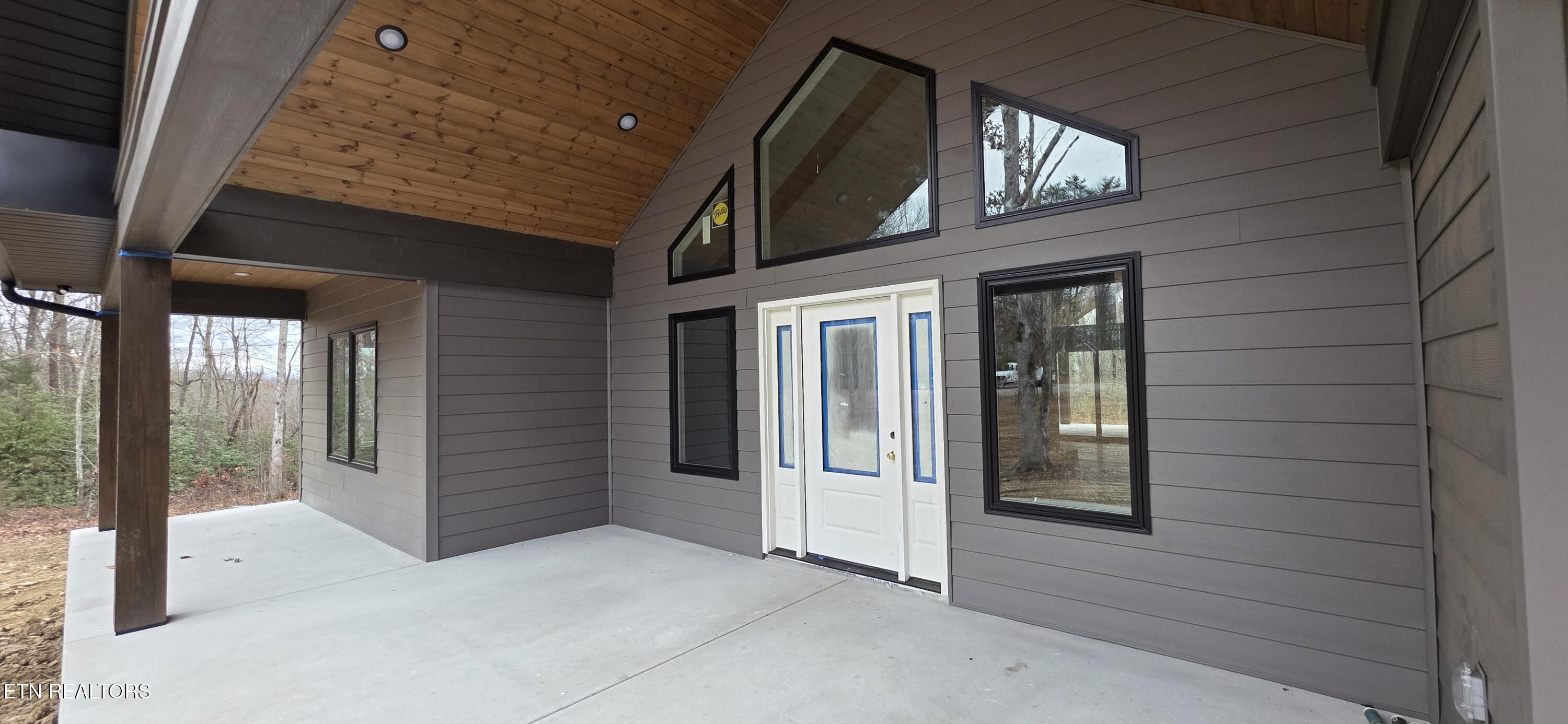 12 Pine Place Monterey, TN 38574 - Photo 3 of 25 pine front porch