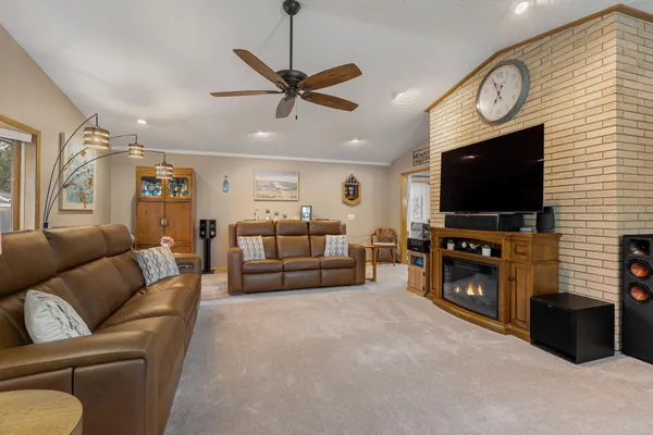 $359,900 | 307 21st Street Northwest, Austin, MN 55912