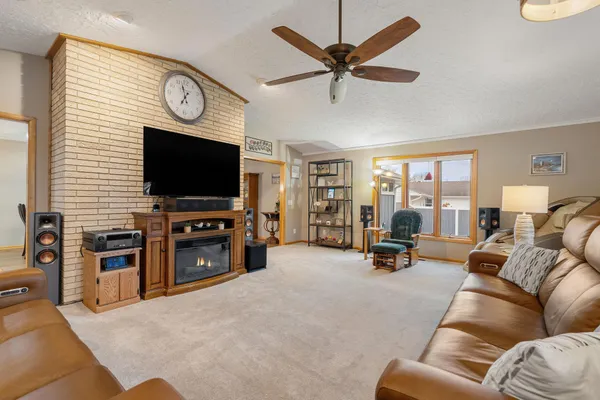 $359,900 | 307 21st Street Northwest, Austin, MN 55912