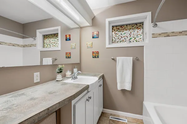 $359,900 | 307 21st Street Northwest, Austin, MN 55912