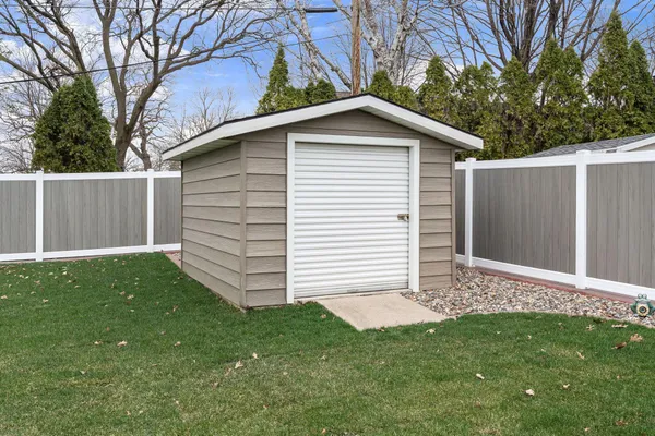 $359,900 | 307 21st Street Northwest, Austin, MN 55912