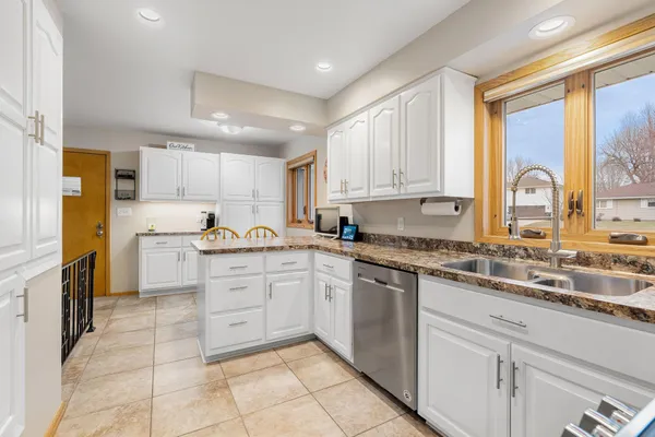 $359,900 | 307 21st Street Northwest, Austin, MN 55912