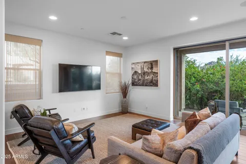 $884,000 | 10260 East White Feather Lane, Unit 1050, Scottsdale, AZ 85262