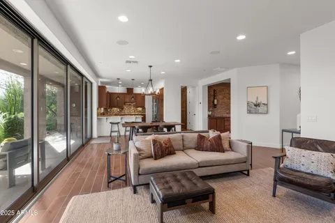 $884,000 | 10260 East White Feather Lane, Unit 1050, Scottsdale, AZ 85262