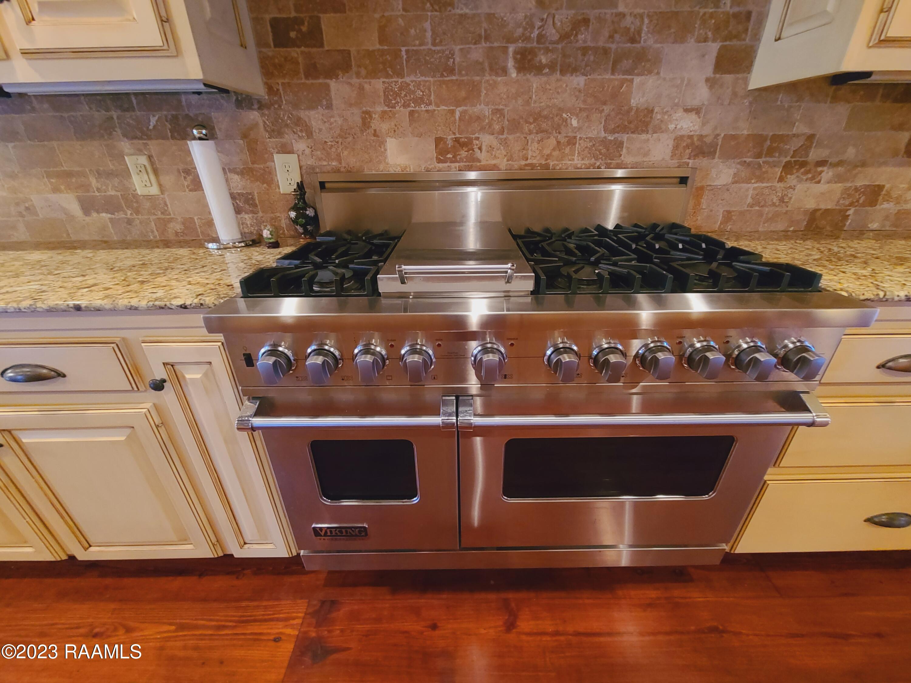 110 Wembley Road Lafayette, LA 70503 - Photo 5 of 28 Kitchen