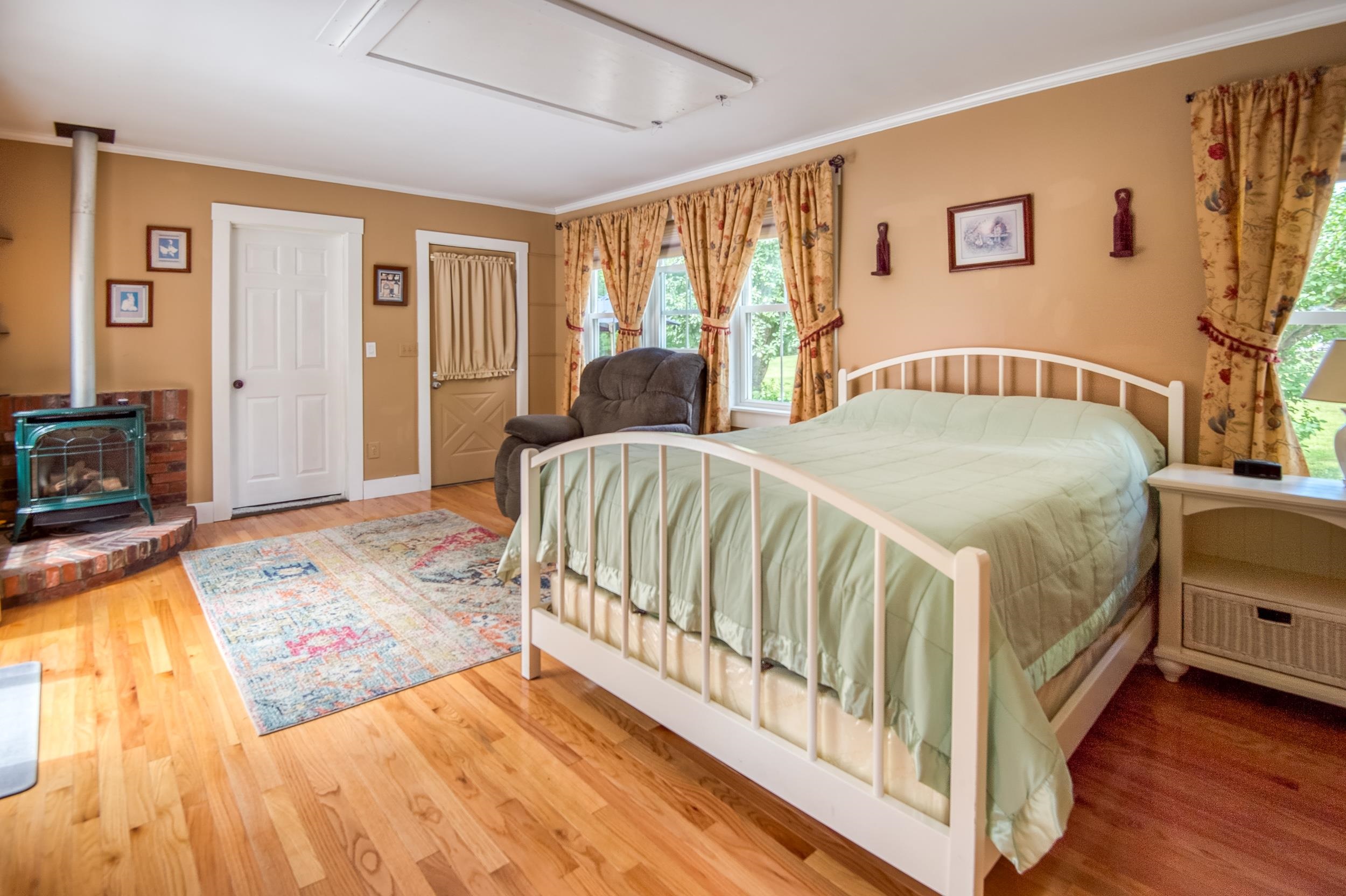 376 Tasker Hill Road Conway, NH 03818 - Photo 7 of 38