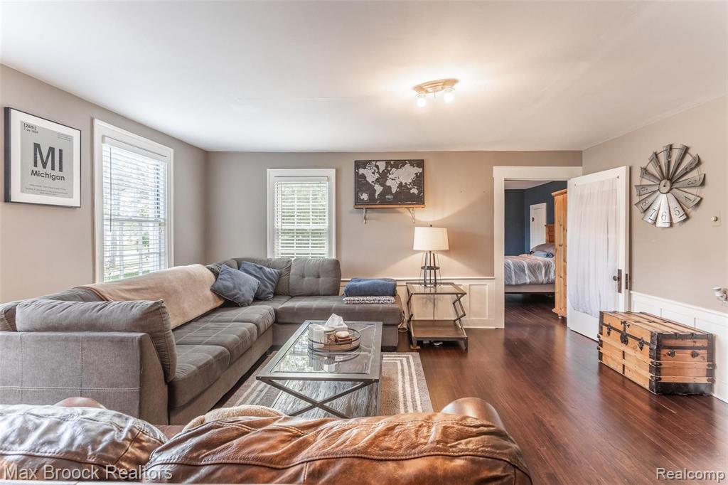 2040 South Livernois Road Rochester Hills, MI 48309 - Photo 3 of 24