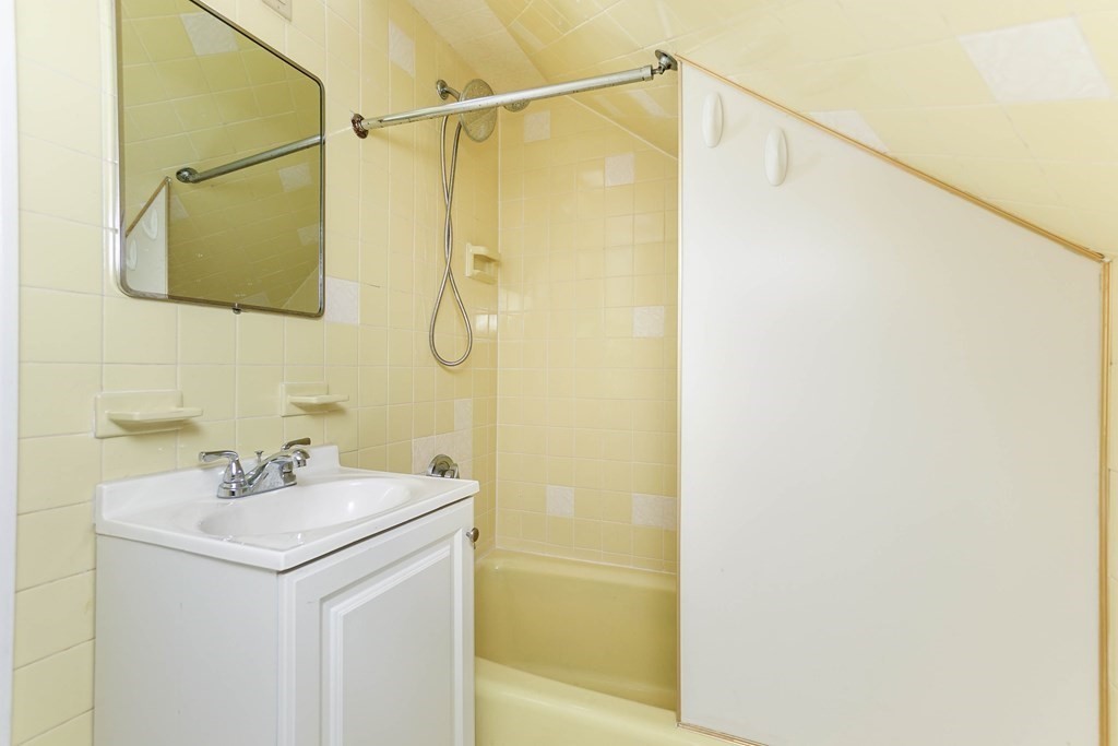 44-46 Egerton Road, Unit 1 Arlington, MA 02474 - Photo 10 of 27