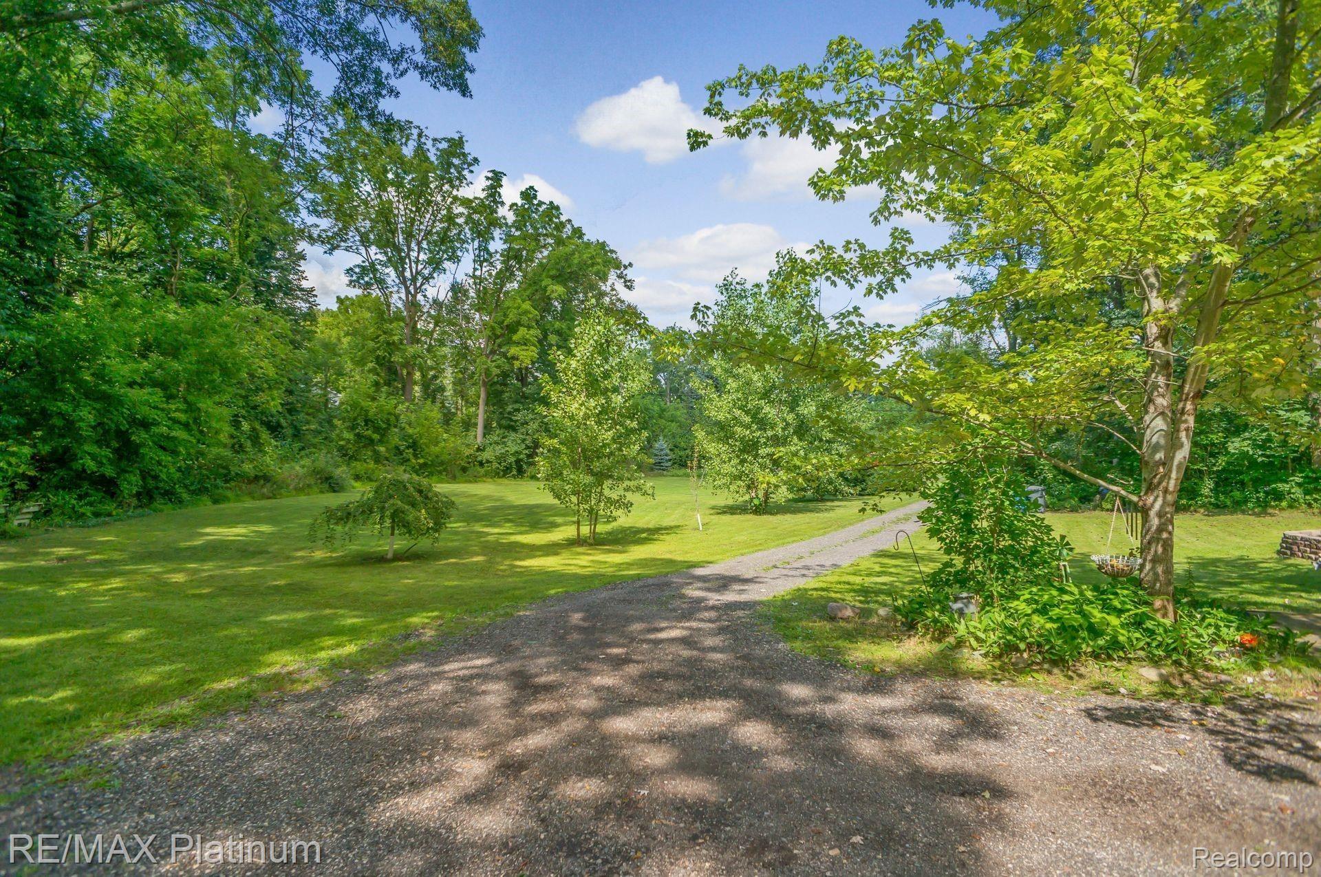 4088 Pardee Lake Road Howell, MI 48843 - Photo 3 of 30 2.jpg