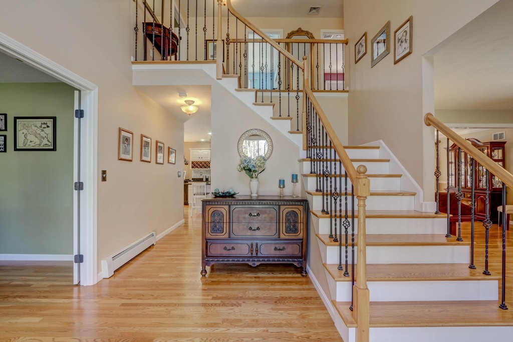 28 Field Road Medway, MA 02053 - Photo 3 of 30 Gallery Image 3