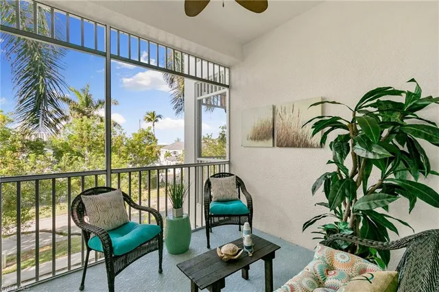 $2,950 | 140 Palm Street, Unit 305, Marco Island, FL 34145