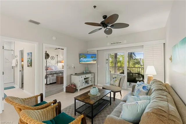 $2,950 | 140 Palm Street, Unit 305, Marco Island, FL 34145