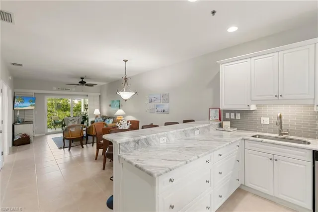 $2,950 | 140 Palm Street, Unit 305, Marco Island, FL 34145