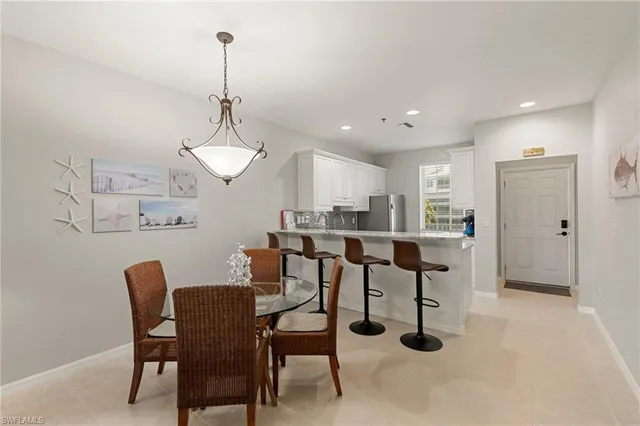 $2,950 | 140 Palm Street, Unit 305, Marco Island, FL 34145