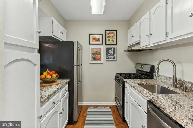 $380,000 | 5833 Cove Landing Road, Unit 304, Burke, VA 22015