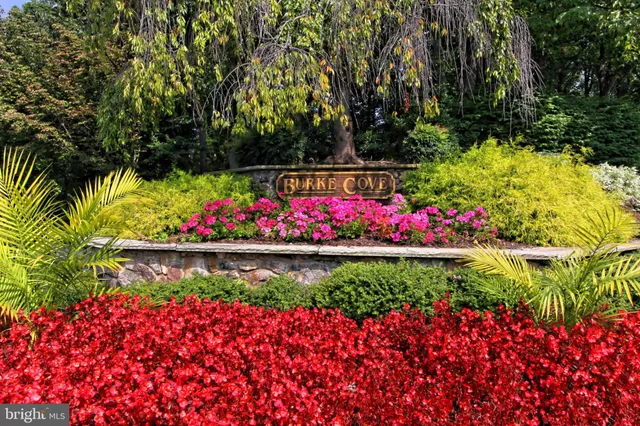 $380,000 | 5833 Cove Landing Road, Unit 304, Burke, VA 22015