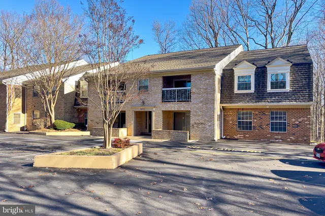 $380,000 | 5833 Cove Landing Road, Unit 304, Burke, VA 22015