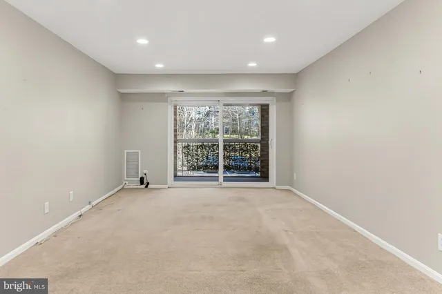 $380,000 | 5833 Cove Landing Road, Unit 304, Burke, VA 22015