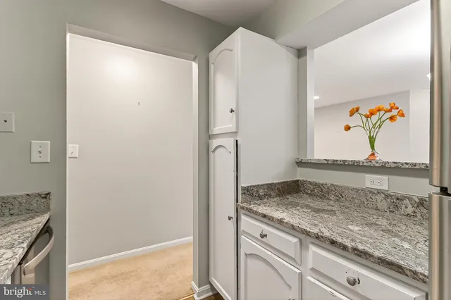 $380,000 | 5833 Cove Landing Road, Unit 304, Burke, VA 22015