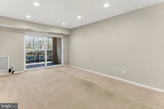 $380,000 | 5833 Cove Landing Road, Unit 304, Burke, VA 22015