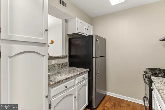 $380,000 | 5833 Cove Landing Road, Unit 304, Burke, VA 22015