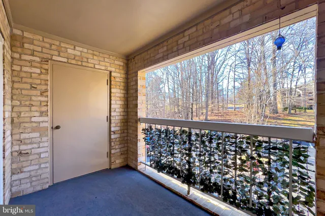 $380,000 | 5833 Cove Landing Road, Unit 304, Burke, VA 22015