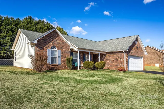 $289,999 | 5045 Stetson Lane, Claremont, NC 28610